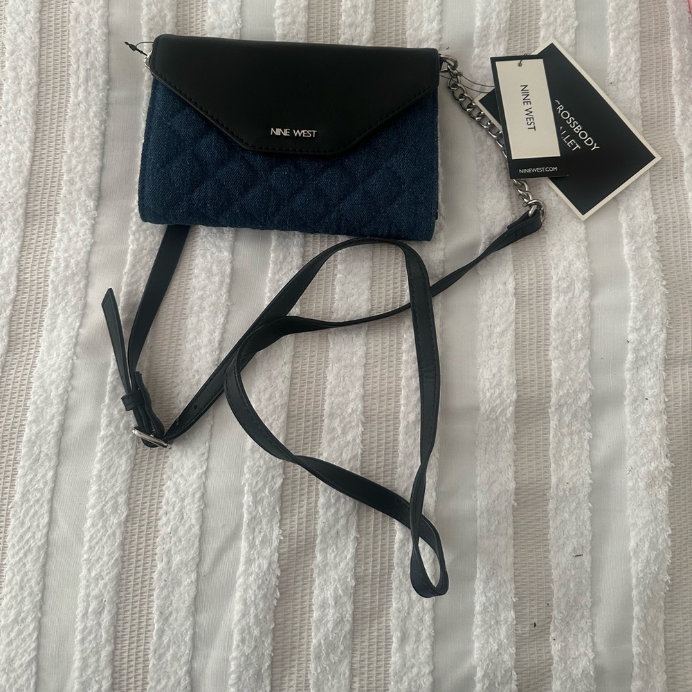 Nine West Crossbody Wallet - Picture 4 of 7